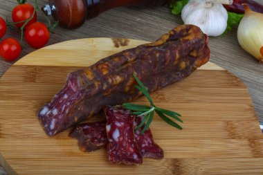 Salam sosis rosemary ile