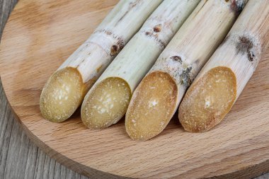 Olgun şeker çubukları