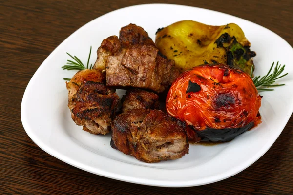 Мясо жареной свинины - шаслик — стоковое фото