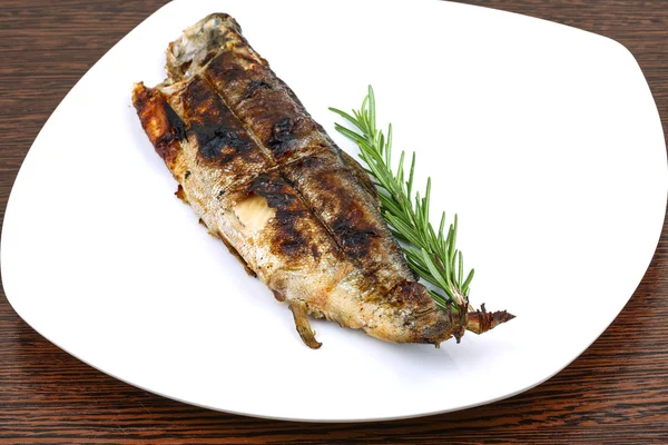 Heerlijke Gegrilde forel — Stockfoto