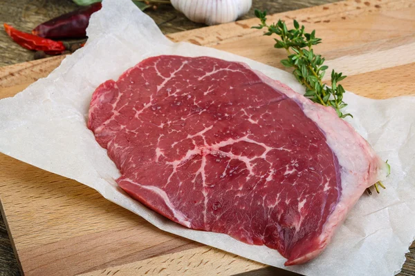 Roh-Rindersteak — Stockfoto