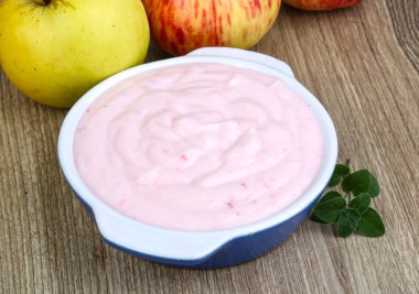 Taze soğuk Srawberry yoğurt