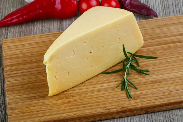 黄色のチーズ トライアングル — ストック写真