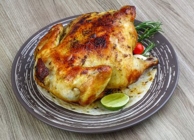 Sıcak lezzetli ızgara tavuk