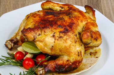 Sıcak lezzetli ızgara tavuk