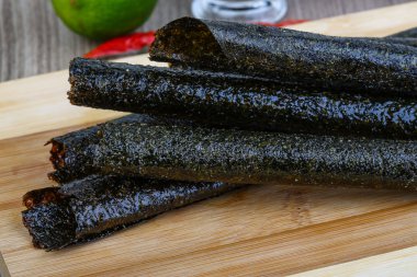 Japonya geleneksel deniz yosunu rulo