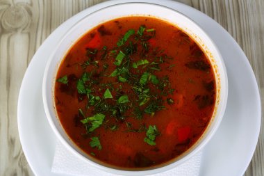 Rus geleneksel pancar çorbası