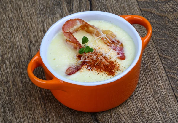 Soupe au fromage avec bacon — Photo