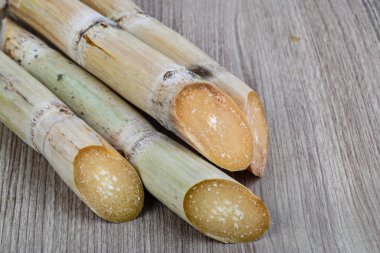 Olgun şeker çubukları