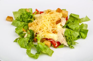 Tavuklu Sezar salatası