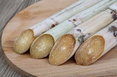 Olgun şeker çubukları