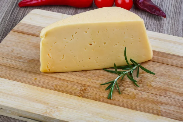 Triángulo del queso amarillo —  Fotos de Stock