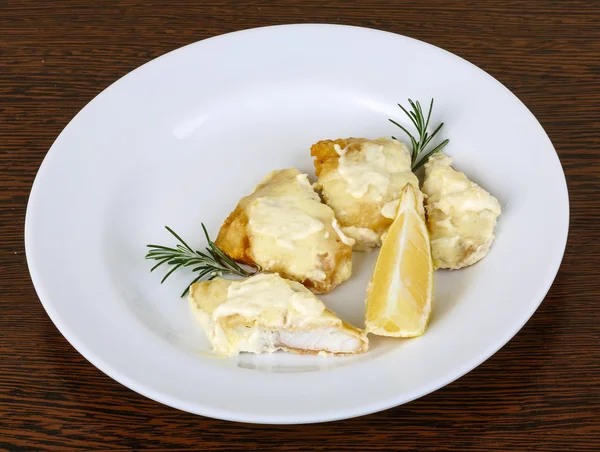 Baked perch in cream — Stock Photo, Image