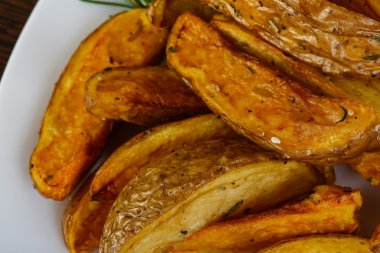 Baharatlı kızarmış patates