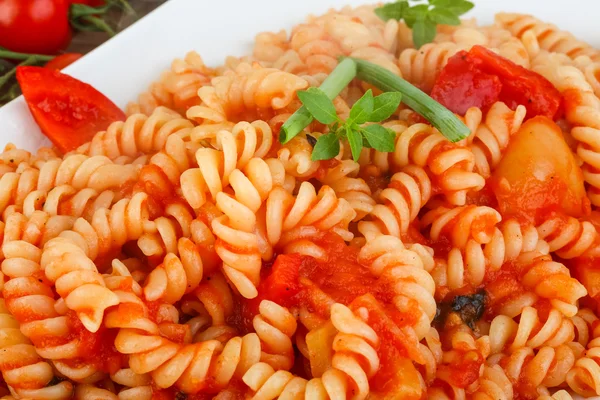 Leckere Pasta mit Tomaten — Stockfoto