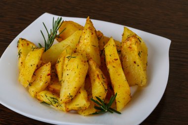 Baharatlı kızarmış patates