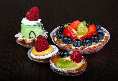 Tatlı pasta çilek ile