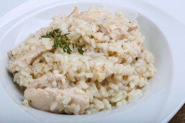 Peynirli tavuk risotto