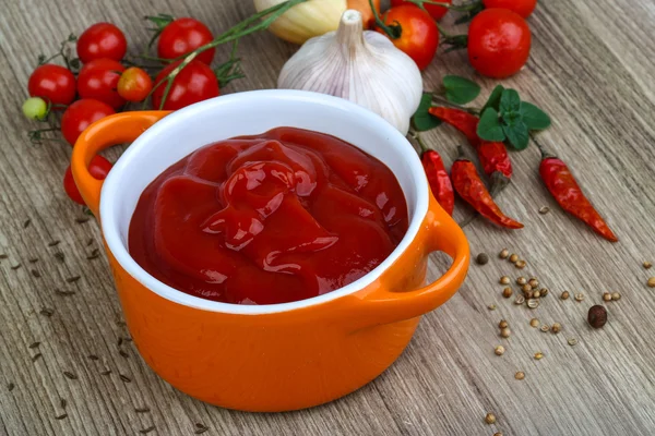Heller Tomatenketchup — Stockfoto