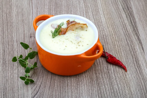 Сырный суп с беконом — стоковое фото