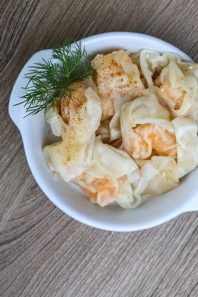 Shrimp wanton with dill leaves — Stock Photo, Image