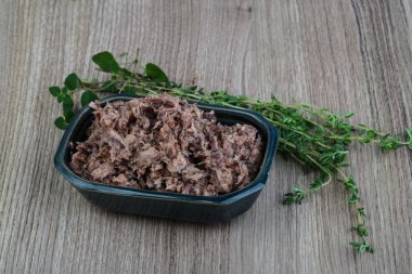 Konserve ton balığı et
