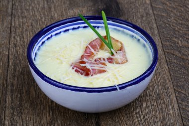 Pastırma ile peynir çorbası