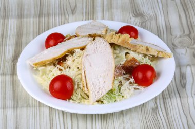 Tavuklu Sezar salatası