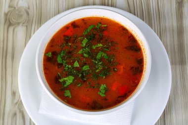 Rus geleneksel pancar çorbası