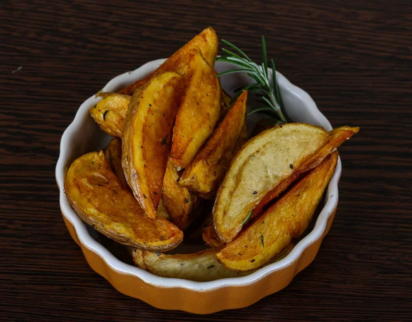 딜으로 구운된 감자 — 스톡 사진