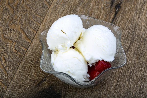 Gelato alla fragola — Foto Stock