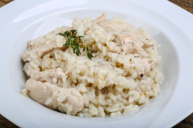 Peynirli tavuk risotto