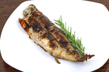 lezzetli kızarmış alabalık