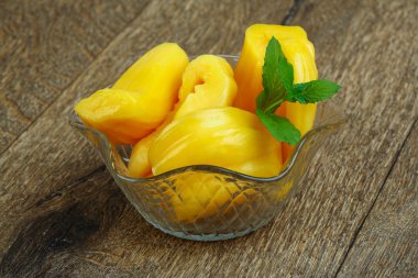 Nefesi nane yaprakları ile