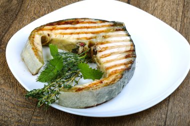 Izgara strugeon biftek