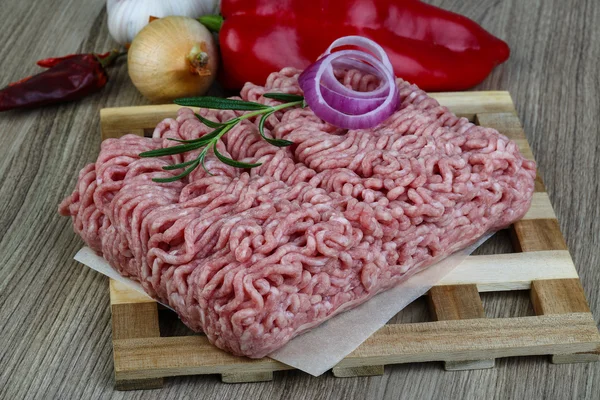 Rohes Schweinehackfleisch — Stockfoto