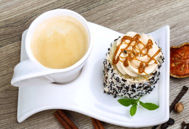 cappuccino kahve ile kek