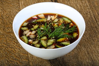 Soğuk okroshka çorbası