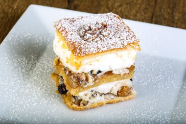 Tatlı beyaz kek Fındıklı