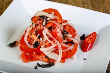 domates ve soğan salatası