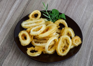 Tempura kalamar halkaları