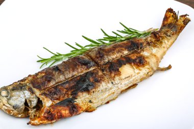 lezzetli kızarmış alabalık