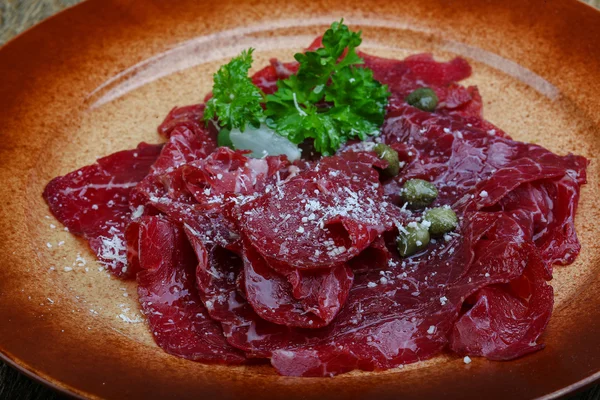 Cheeese와 쇠고기 카 르 파초 — 스톡 사진