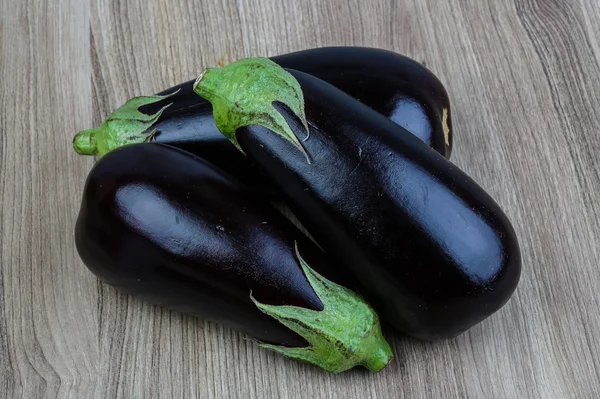 Fresh ripe Raw eggplants — Stock Photo, Image