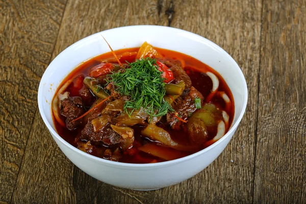 Узбекский суп из лапши — стоковое фото