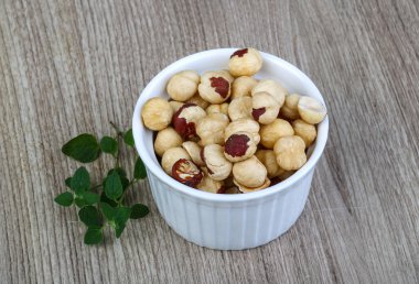 Kabın içinde olgunlaşmış fındık