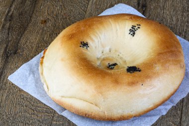 Geleneksel Özbek ekmek