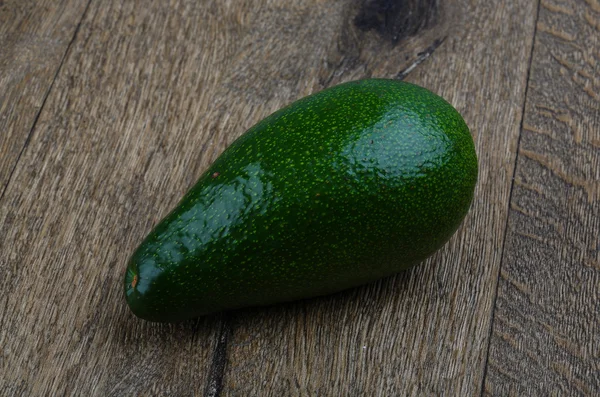 Avocado fresco verde maturo — Foto Stock