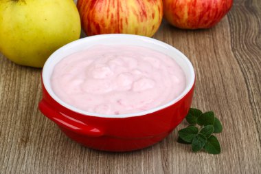 Taze soğuk Srawberry yoğurt