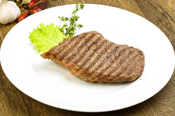 Steak de bœuf grillé — Photo